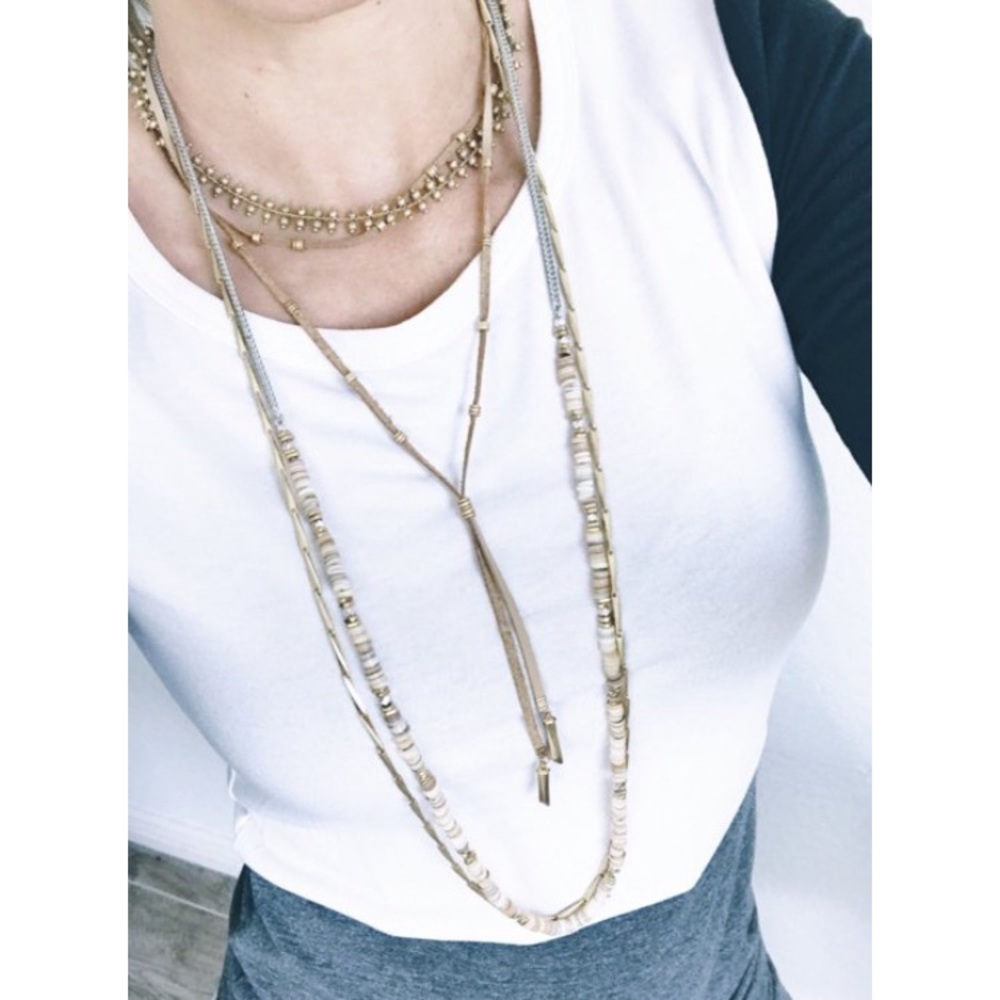 Like new Stella & Dot Aven Necklace retired